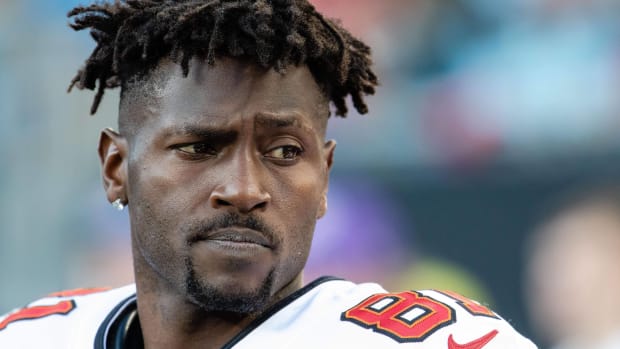 Lo que sabemos de la orden de arresto contra Antonio Brown